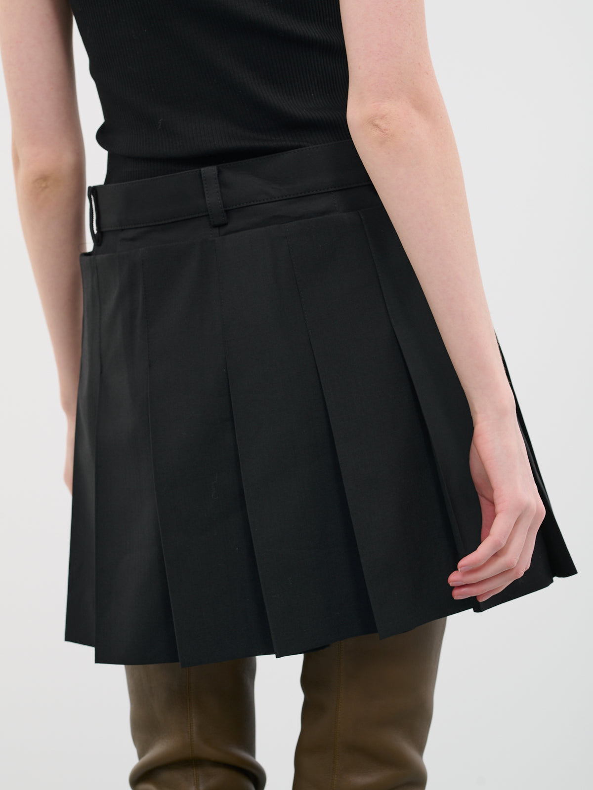 Pleated Overlay Shorts (23-06613-001-BLACK)