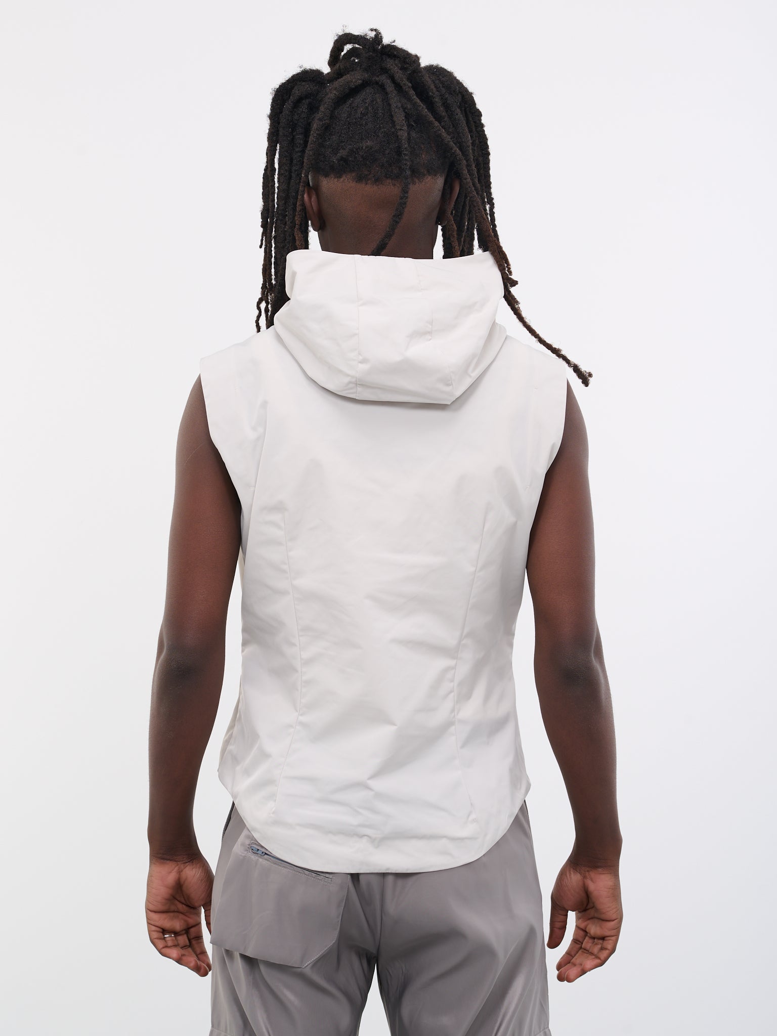 Hooded Vest (AE23JA04-TALC)