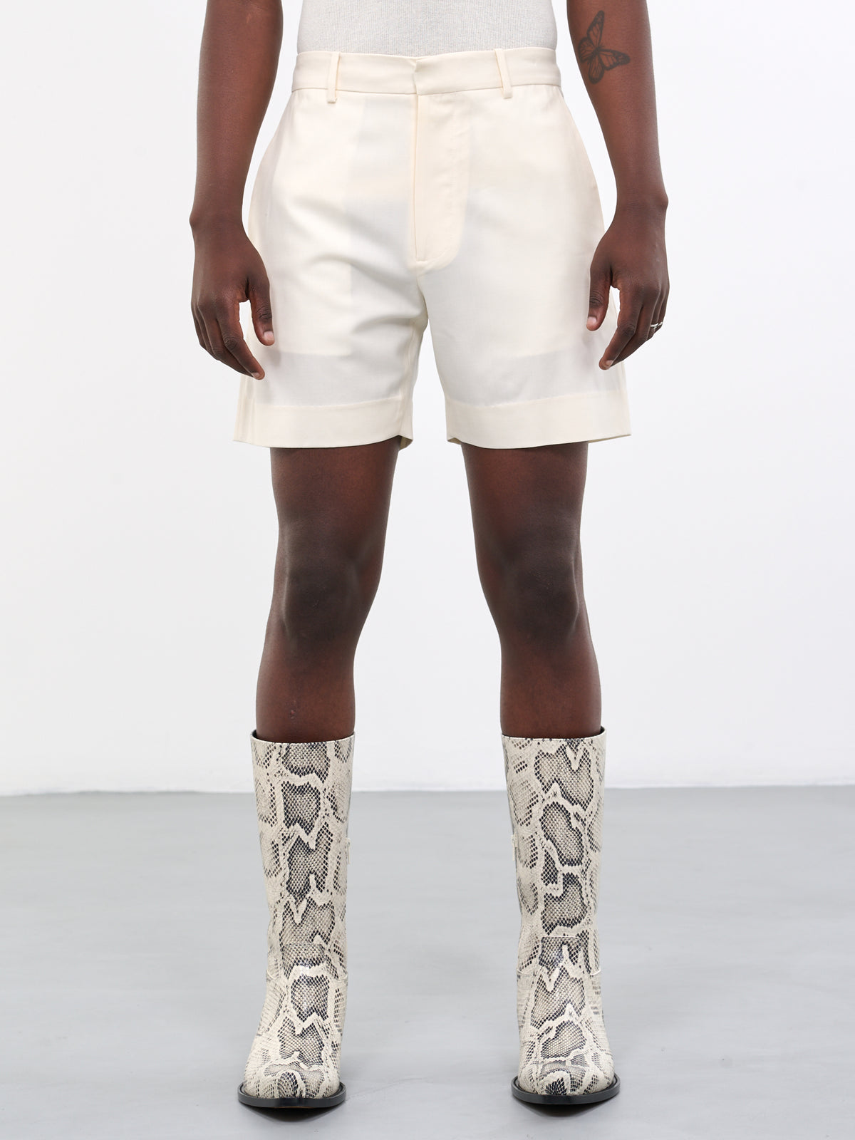 Tailored Shorts (AE23STR04-NATURAL)