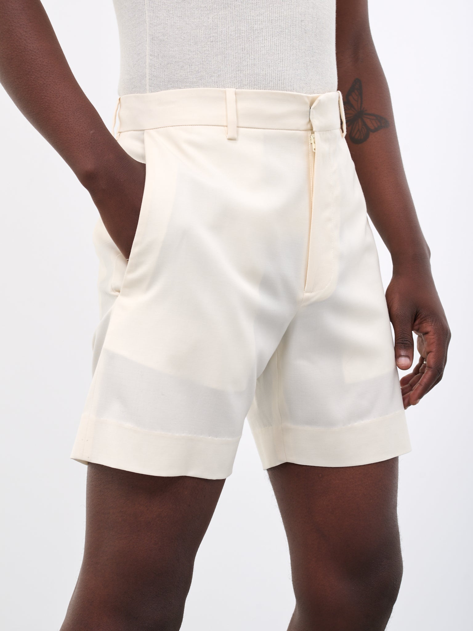 Tailored Shorts (AE23STR04-NATURAL)