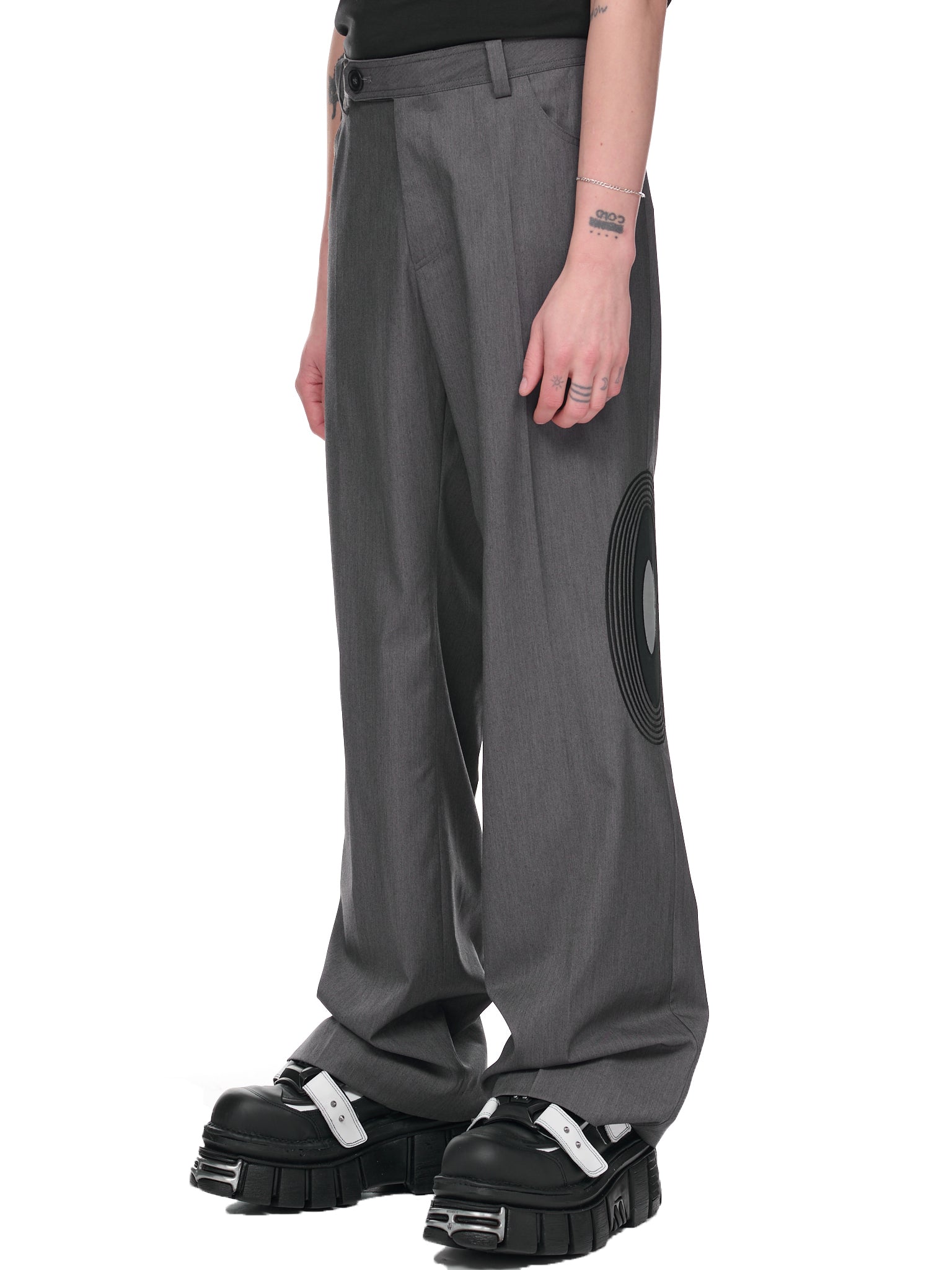 D15C 5U17 P4N75 (GR4Y-D15C-5U17-GRAY)