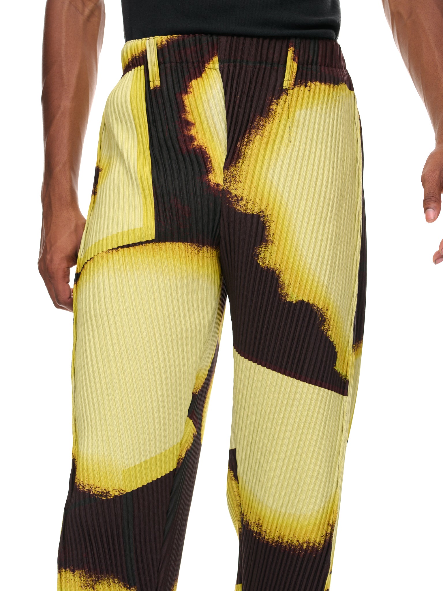 HOMME PLISSÉ ISSEY MIYAKE Lantern Trousers | H. Lorenzo - detail 2