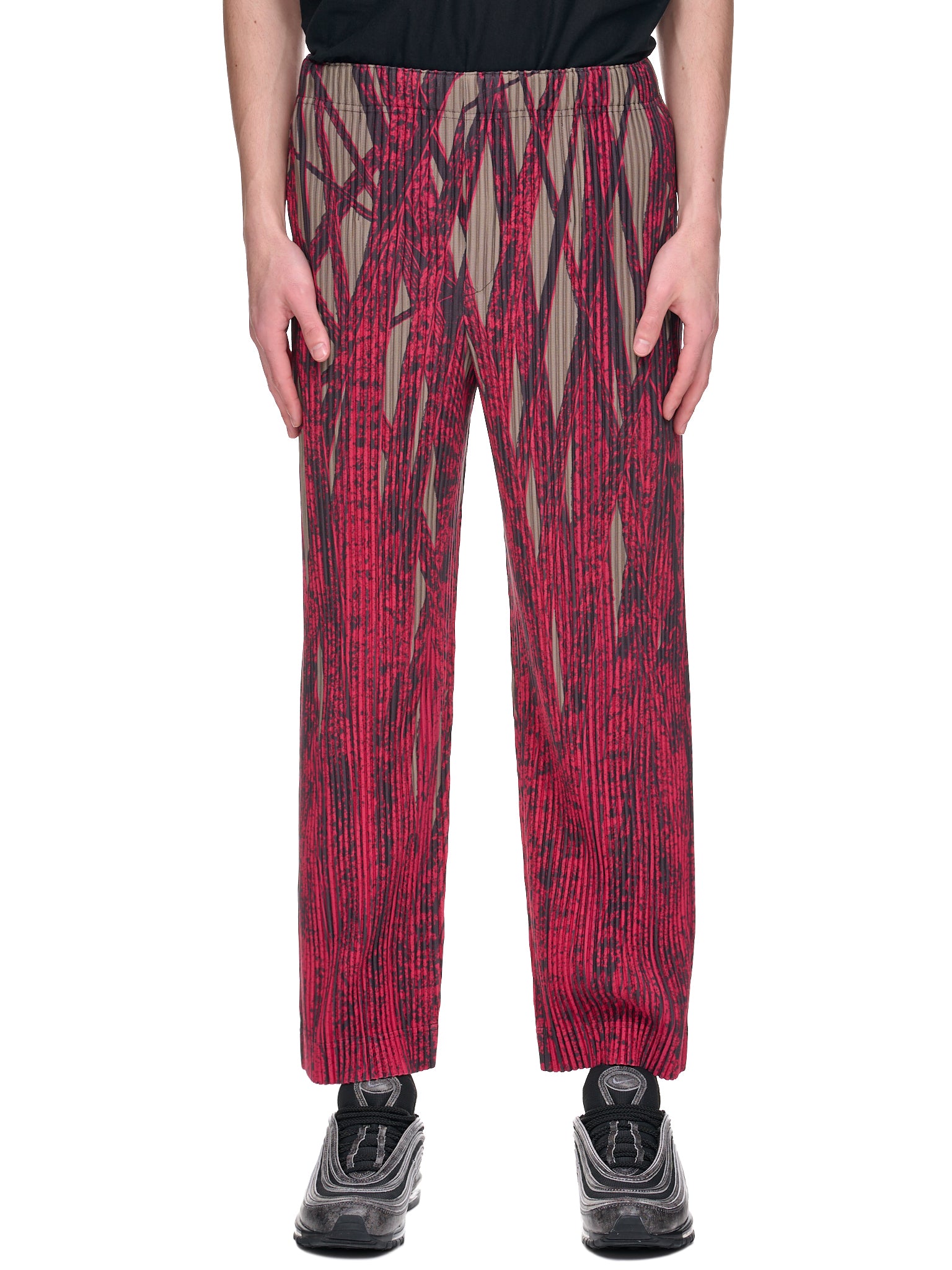 HOMME PLISSÉ ISSEY MIYAKE Grass Field Pants | H. Lorenzo - front