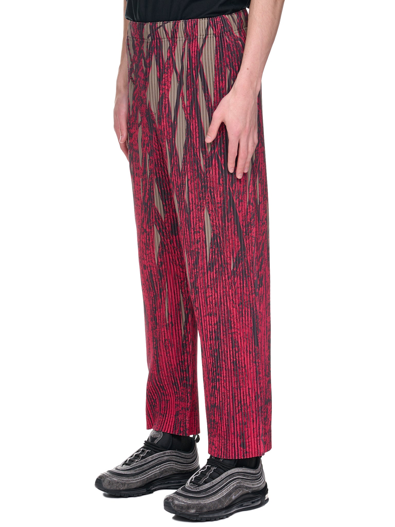 HOMME PLISSÉ ISSEY MIYAKE Grass Field Pants | H. Lorenzo - side 