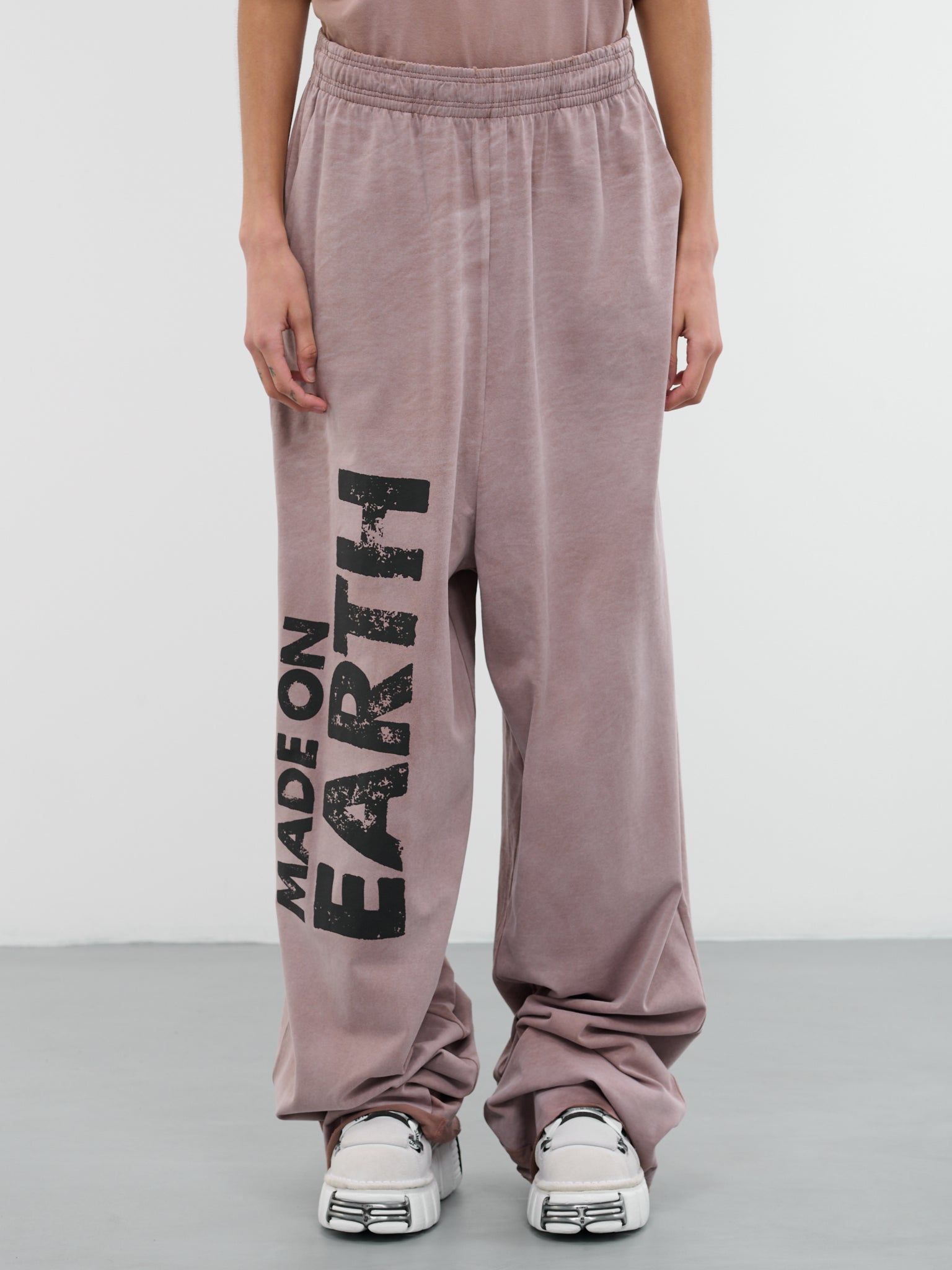 Made On Earth Sweat Pants (UE63SP320X-1201-FADED-BEIGE)